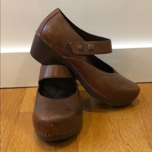 Size 10 (41) dansko Mary Janes